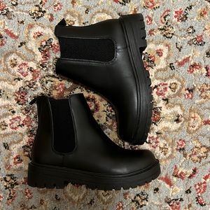 Black Chelsea Elastic Low Platform Ankle Booties